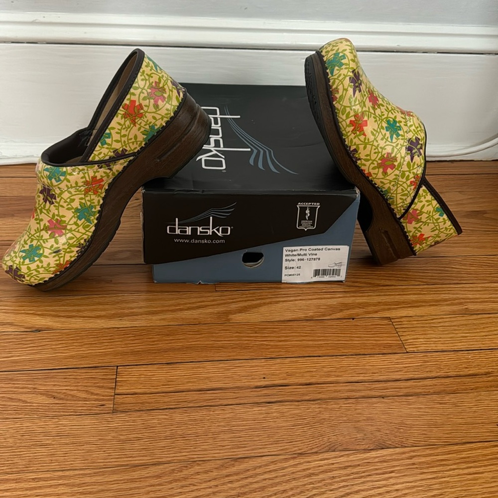 Dansko new clogs never worn size 42 EU